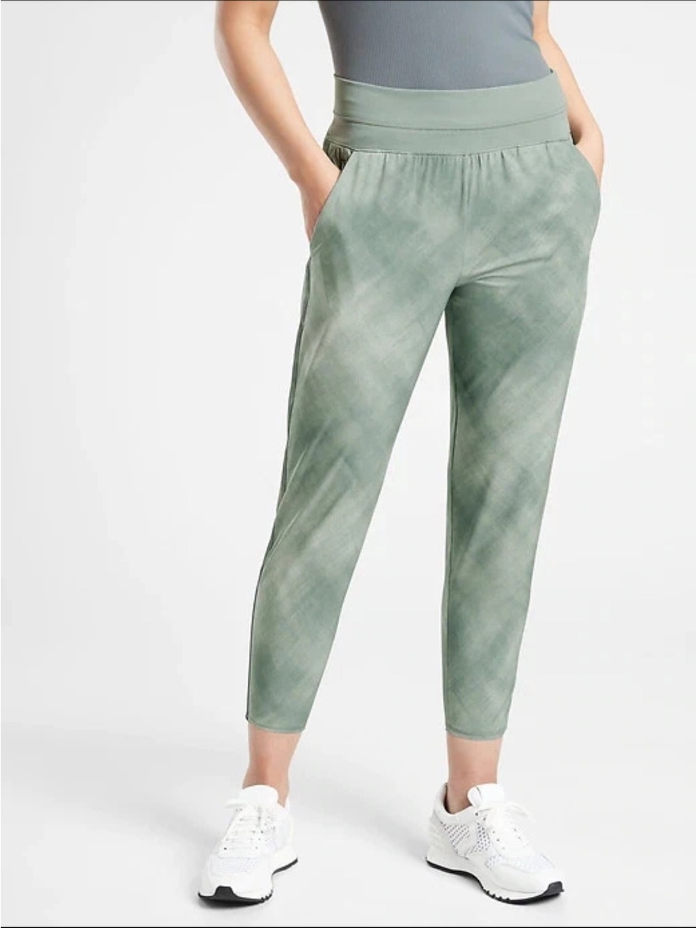* | Athleta | Nolita Slim Tapered Printed Crop Pant. Size 6.